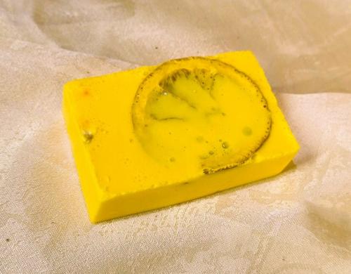 Mýdlo žluté
