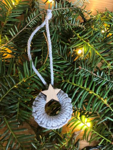 Ozdoba s hvězdičkou šedá