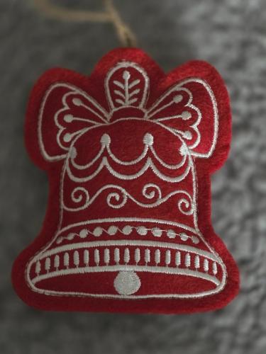 Ozdoby strojově vyšívané