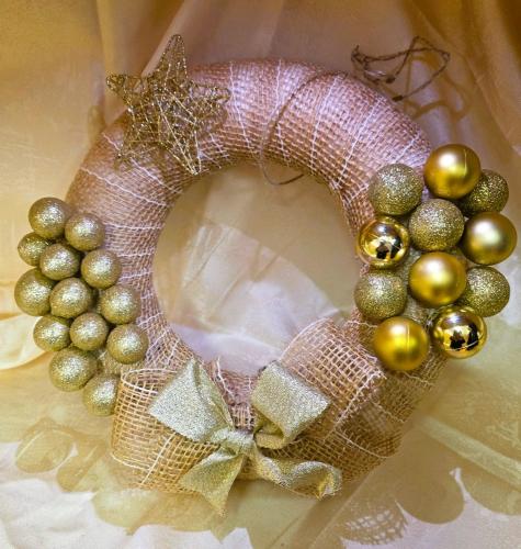 Věnec zlaté kouličky