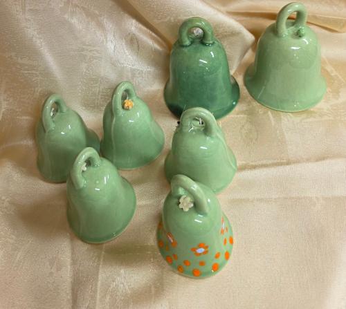 Zvoneček malovaný zelený 