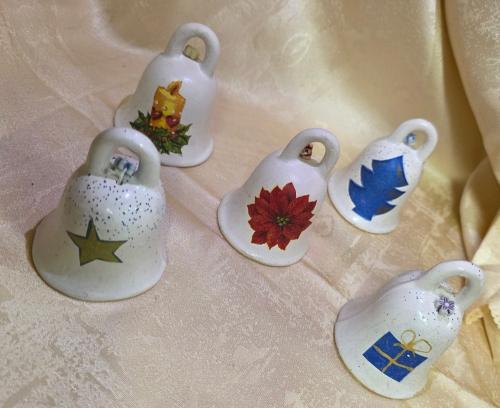 Zvoneček s květinou