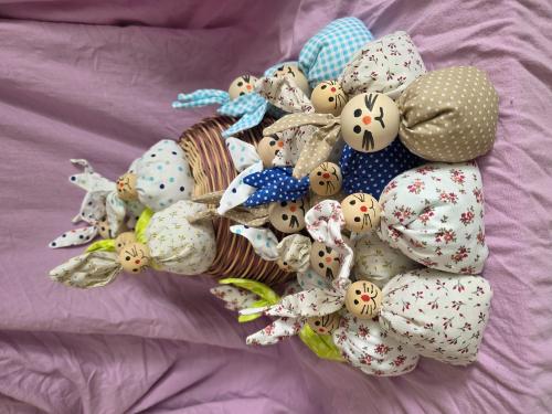 Zajíci s dřevěnou hlavičkou 