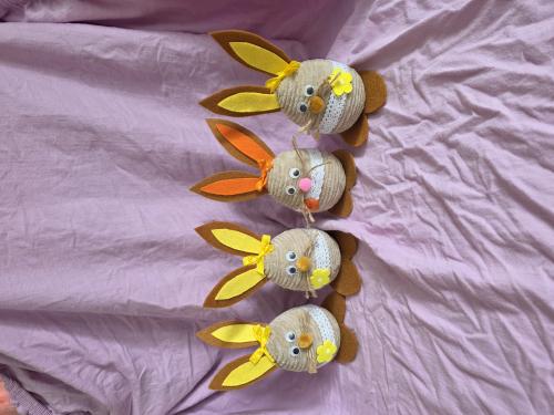 Zajíci z vejce hnědé uši